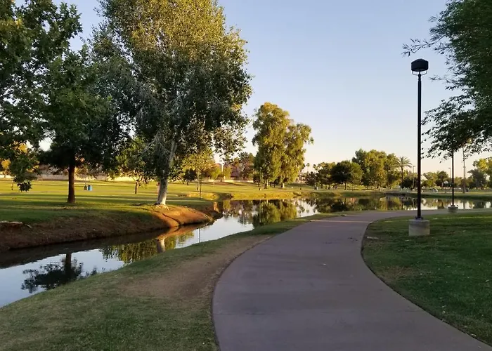 Fully Furnished 1br Suite-prime Location 110 Apartment Scottsdale