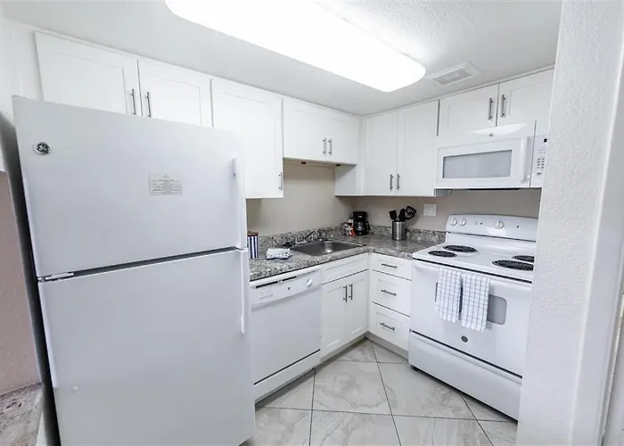 Apartment Fully Furnished 1br Suite-prime Location 110 *